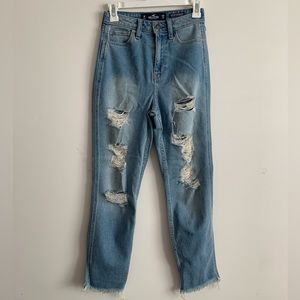 Hollister Ultra High Rise Mom Jeans